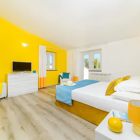 Estate4home - Relais Chiara Free Parking סורנטו