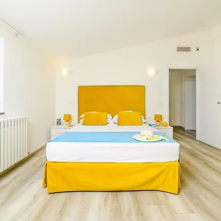 בית נופש Estate4home - Relais Chiara Free Parking סורנטו