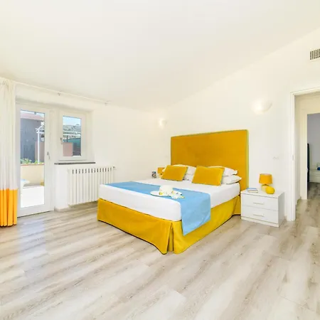 Estate4home - Relais Chiara Free Parking * סורנטו