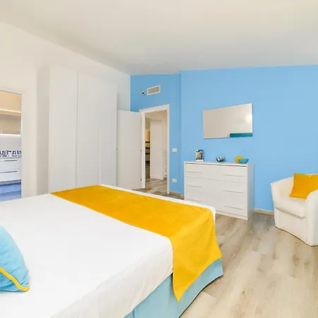 Estate4home - Relais Chiara Free Parking * סורנטו
