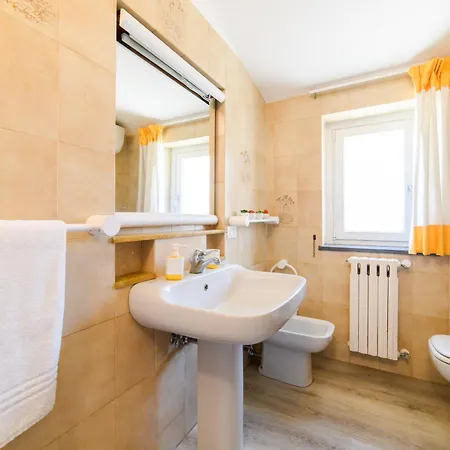 בית נופש Estate4home - Relais Chiara Free Parking